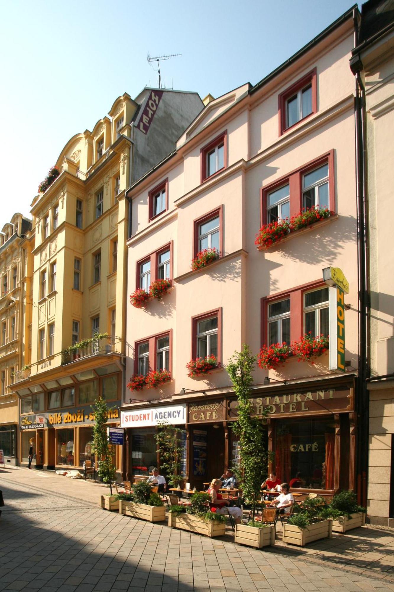 Hotel Kavalir Karlovy Vary Dış mekan fotoğraf