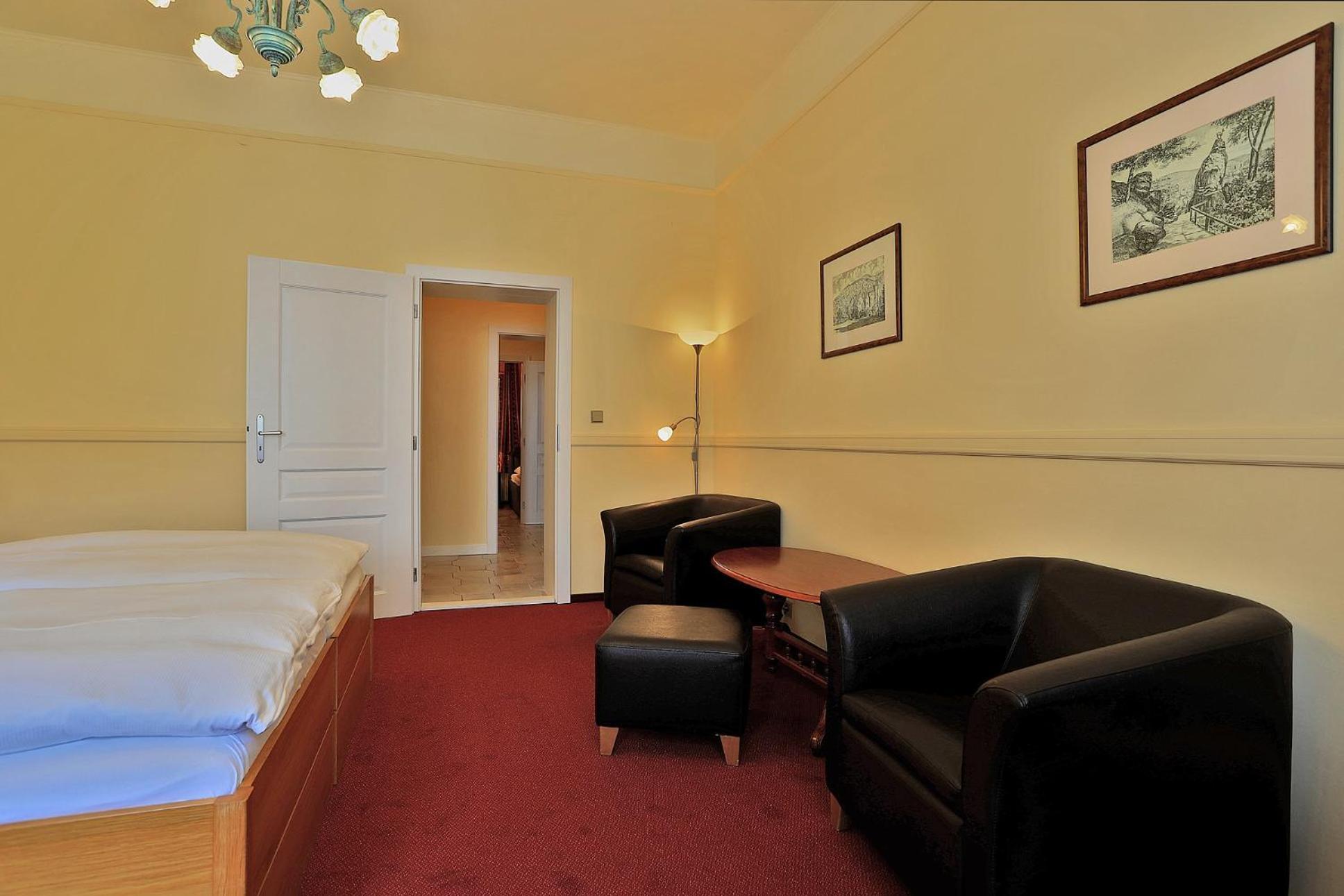 Hotel Kavalir Karlovy Vary Oda fotoğraf