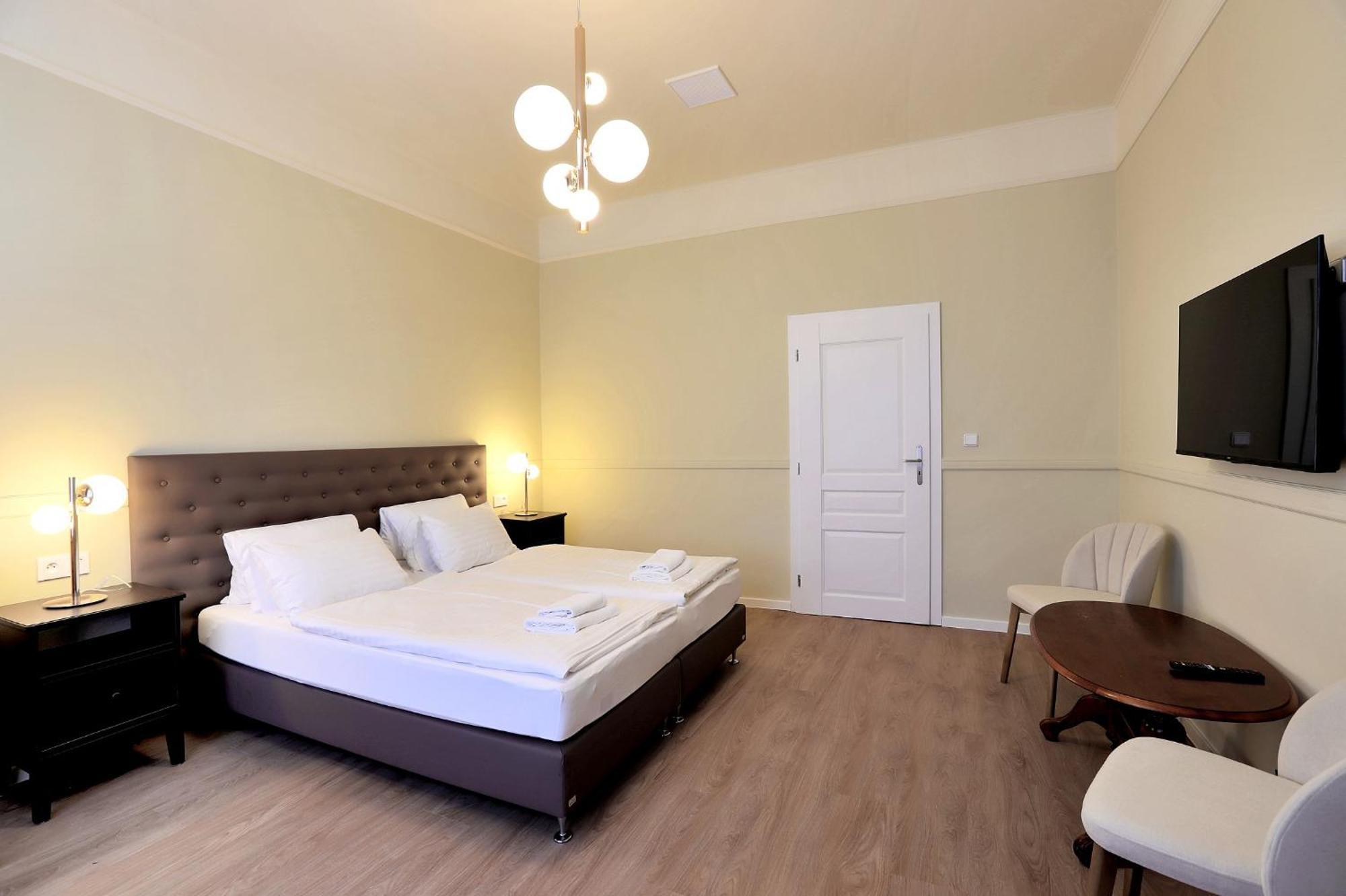 Hotel Kavalir Karlovy Vary Dış mekan fotoğraf