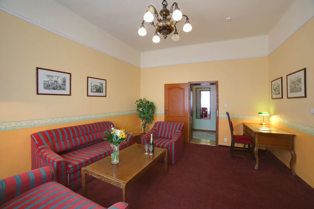 Hotel Kavalir Karlovy Vary Dış mekan fotoğraf