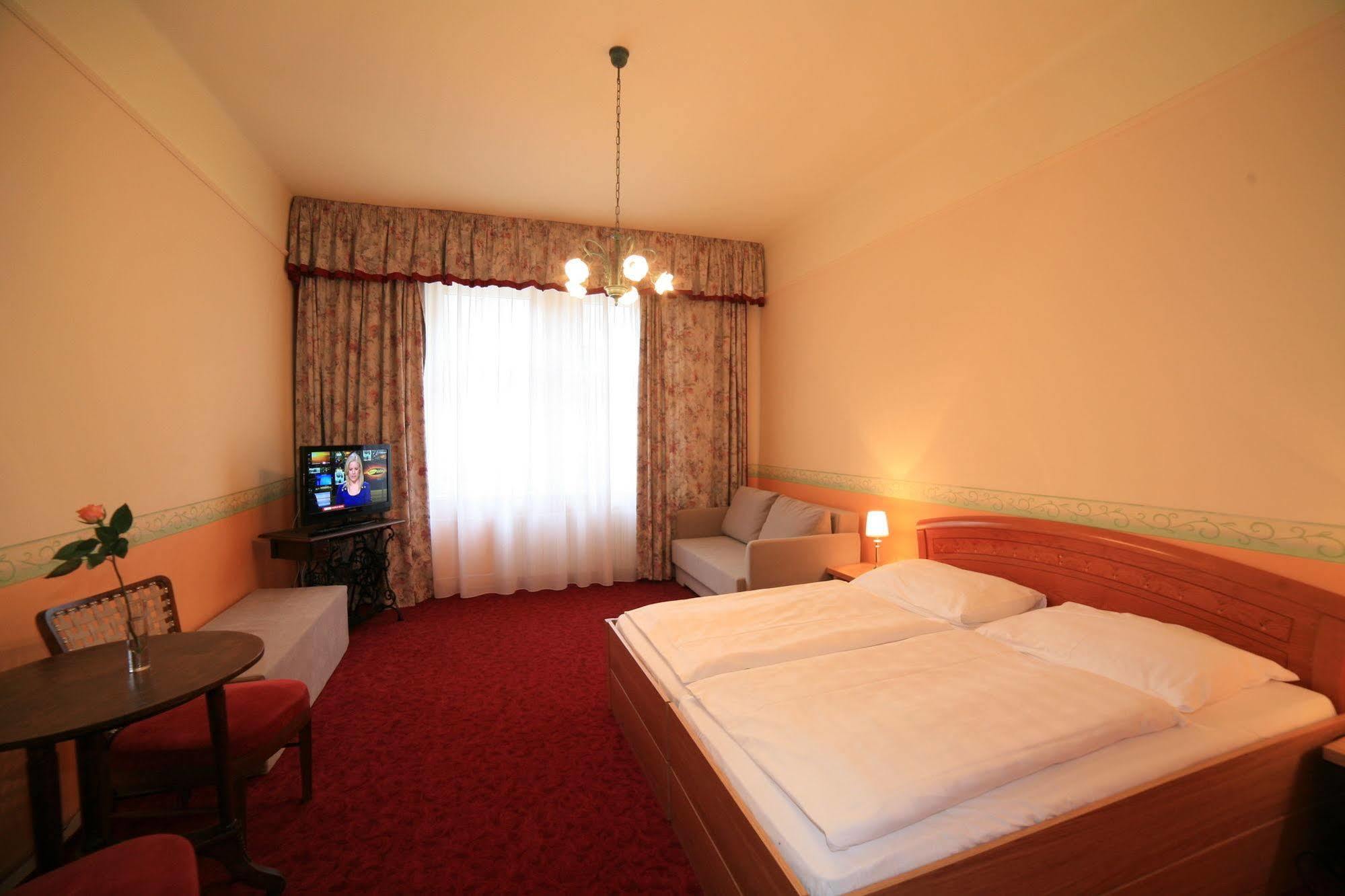 Hotel Kavalir Karlovy Vary Dış mekan fotoğraf