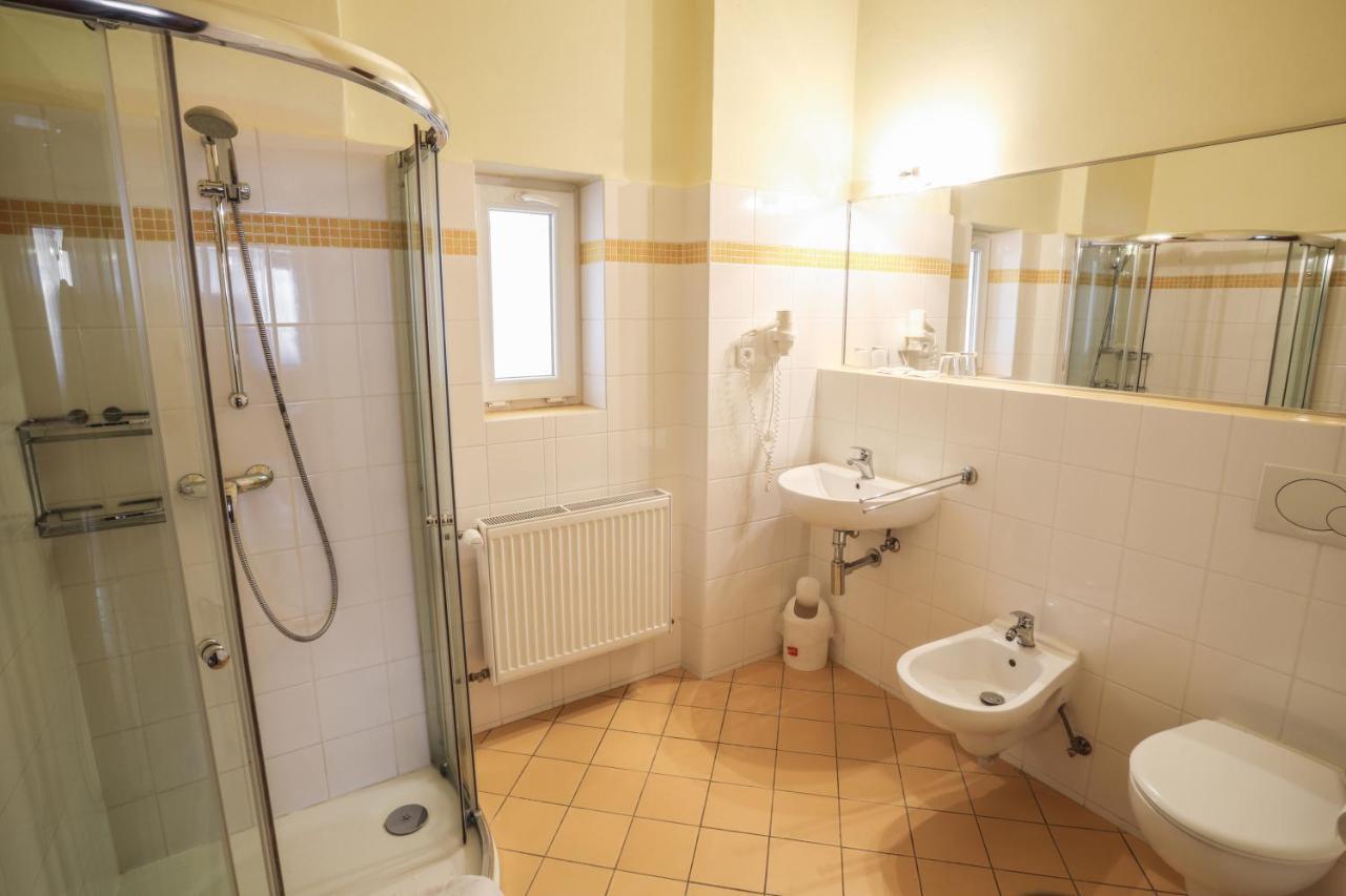 Hotel Kavalir Karlovy Vary Dış mekan fotoğraf